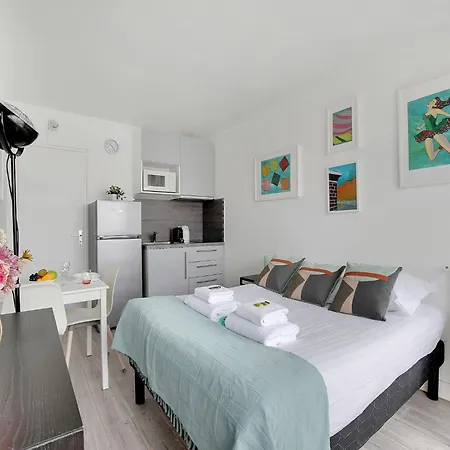 Bright With Balcony - 2p- Eiffel Tower View Apartment *