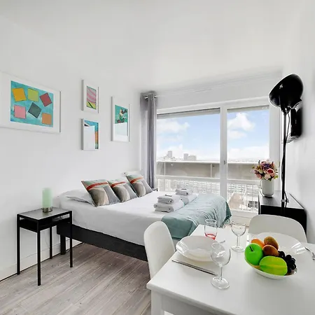 Bright With Balcony - 2p- Eiffel Tower View *