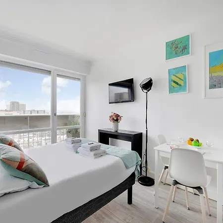 דירה Bright With Balcony - 2p- Eiffel Tower View פריז