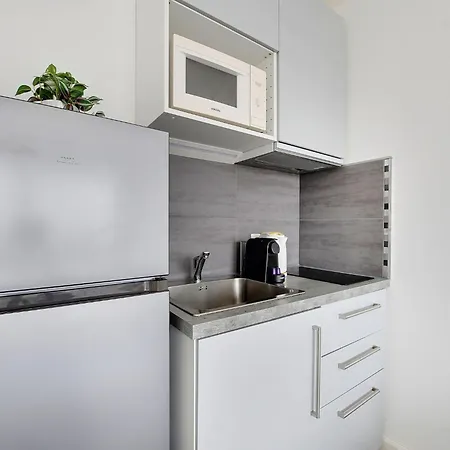 Bright With Balcony - 2p- Eiffel Tower View